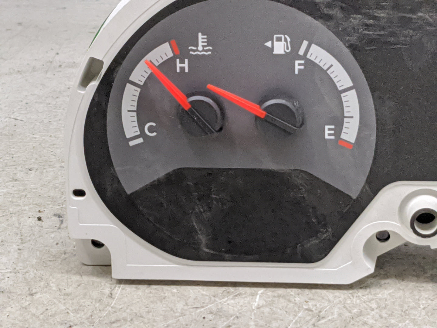 2011-2012 Dodge Caliber Instrument Cluster Speedometer Gauges P/N:P68087323AB 04840659AA Miles: Fits Fits 2011 2012 OEM Used