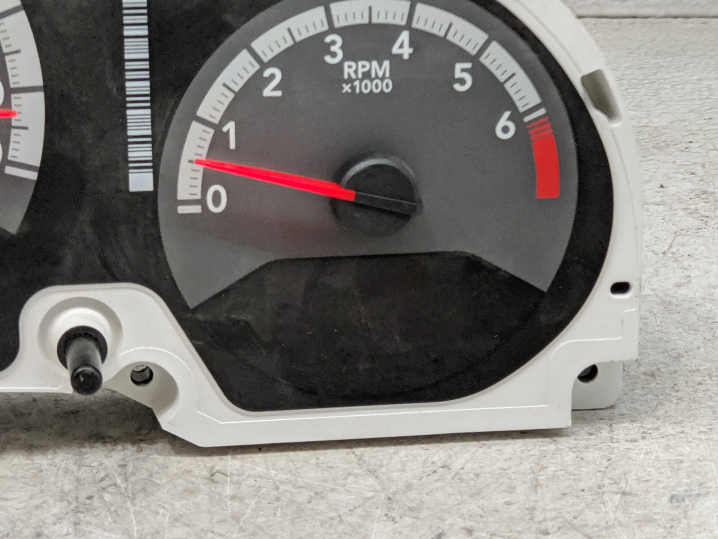 2011-2012 Dodge Caliber Instrument Cluster Speedometer Gauges P/N:P68087323AB 04840659AA Miles: Fits Fits 2011 2012 OEM Used