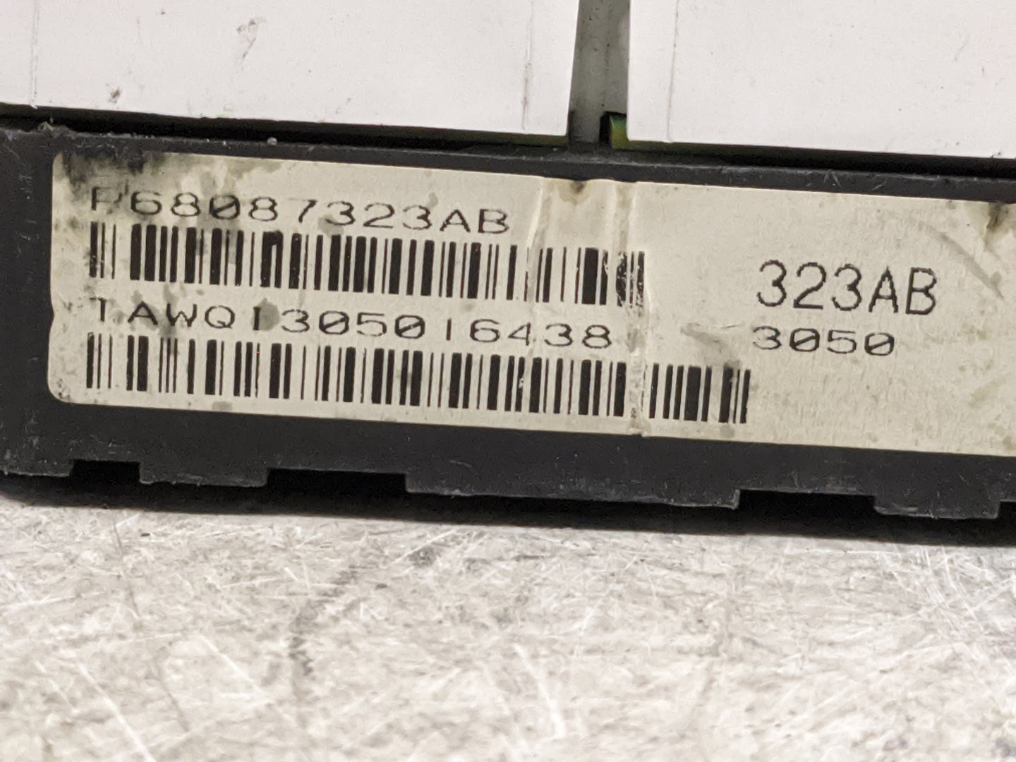 2011-2012 Dodge Caliber Instrument Cluster Speedometer Gauges P/N:P68087323AB 04840659AA Miles: Fits Fits 2011 2012 OEM Used