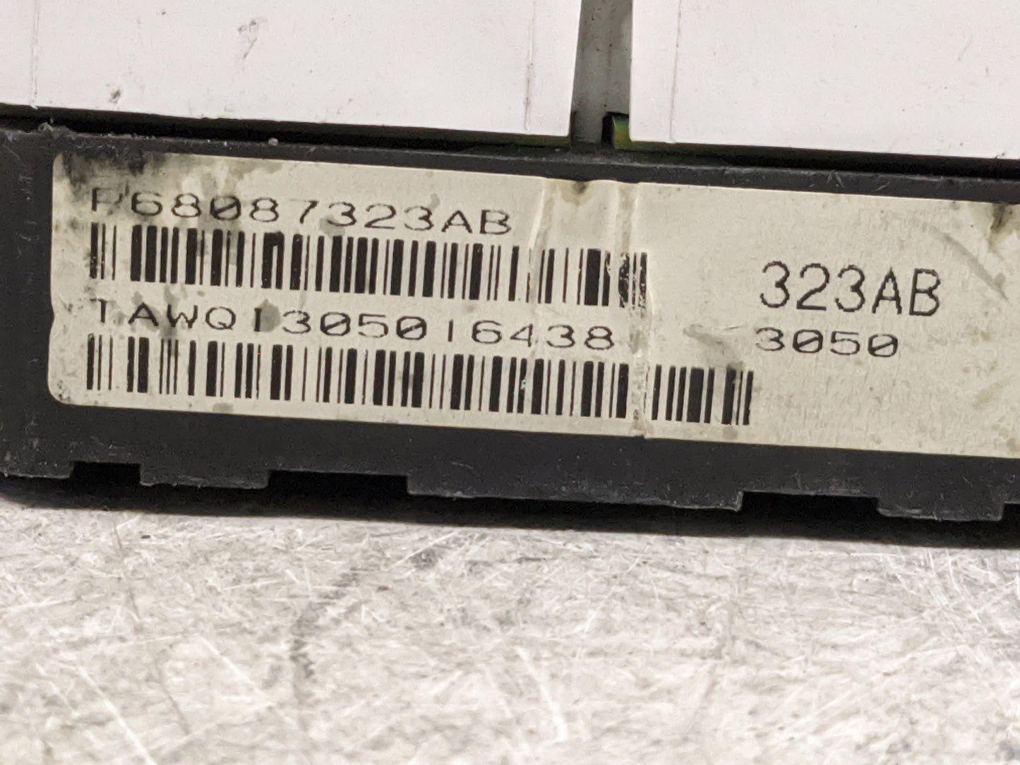 2011-2012 Dodge Caliber Instrument Cluster Speedometer Gauges P/N:P68087323AB 04840659AA Miles: Fits Fits 2011 2012 OEM Used