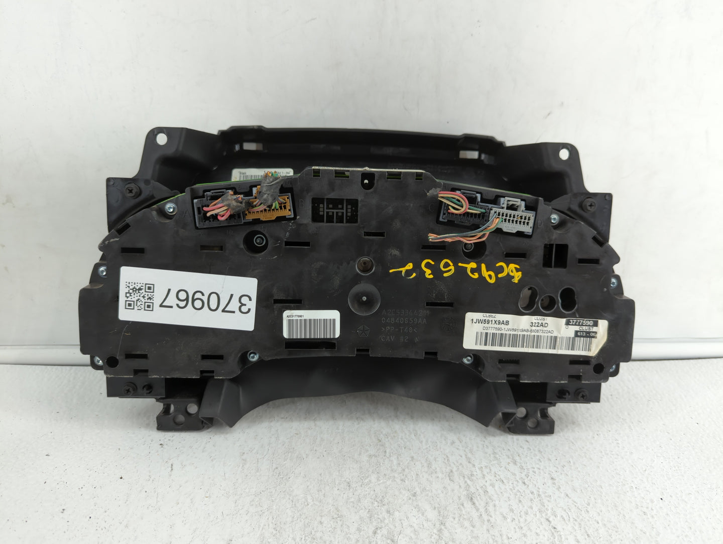 2011-2012 Dodge Caliber Instrument Cluster Speedometer Gauges P/N:P68087322AD Fits Fits 2011 2012 OEM Used Auto Parts - Oemu