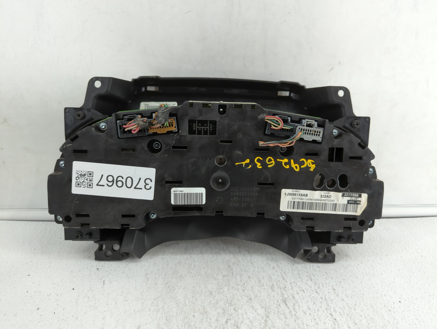 2011-2012 Dodge Caliber Instrument Cluster Speedometer Gauges P/N:P68087322AD Fits Fits 2011 2012 OEM Used Auto Parts - Oemu