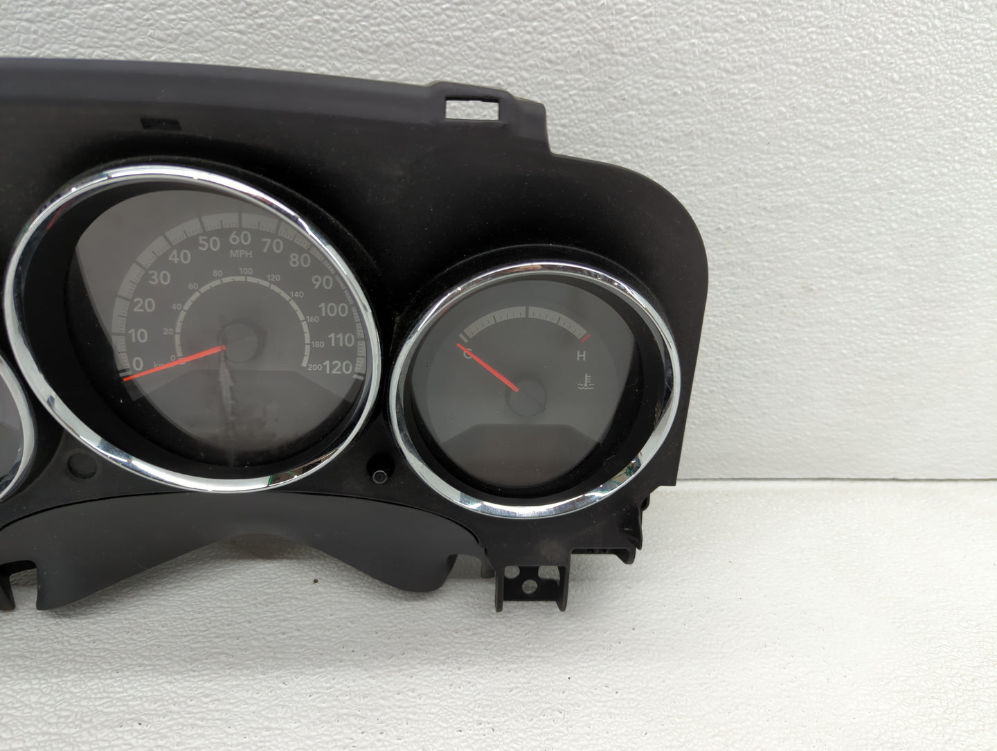 2011-2012 Dodge Caliber Instrument Cluster Speedometer Gauges P/N:P68087322AC P68087322AD Fits Fits 2011 2012 OEM Used Auto 