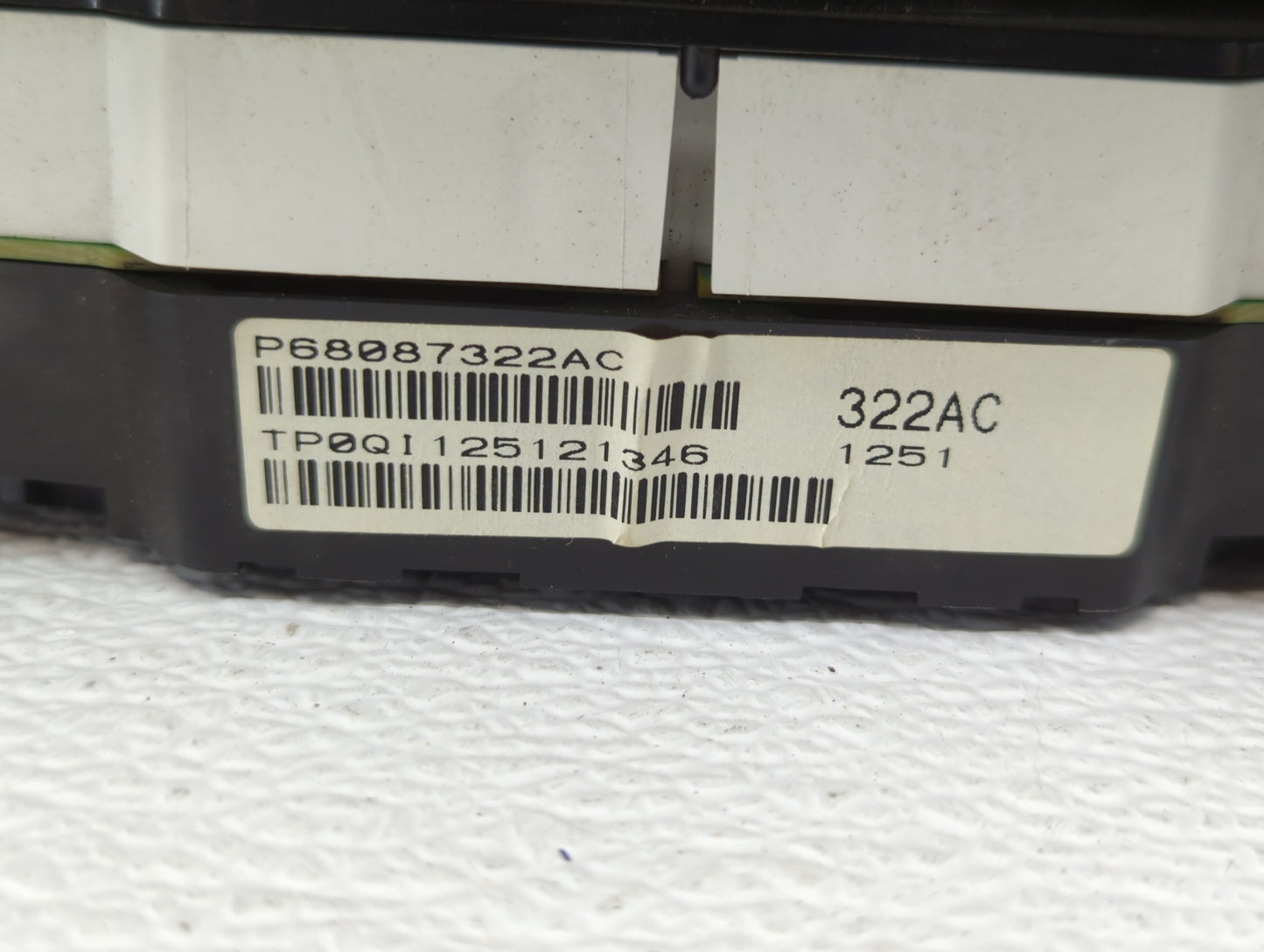 2011-2012 Dodge Caliber Instrument Cluster Speedometer Gauges P/N:P68087322AC P68087322AD Fits Fits 2011 2012 OEM Used Auto 