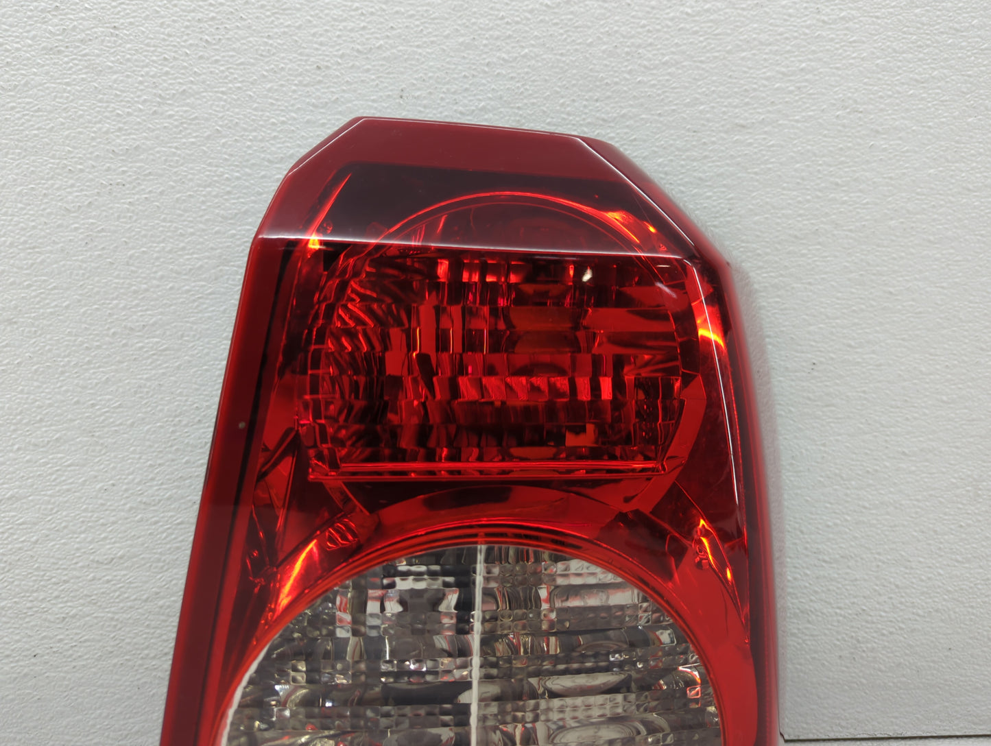 2008-2012 Dodge Caliber Tail Light Assembly Passenger Right OEM P/N:05303880AH 05160360AA Fits Fits 2008 2009 2010 2011 2012