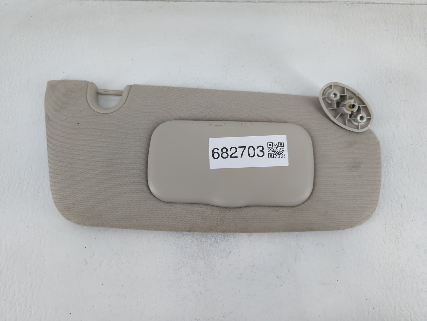 2009-2012 Dodge Caliber Sun Visor Shade Replacement Passenger Right Mirror Fits Fits 2009 2010 2011 2012 OEM Used Auto Parts
