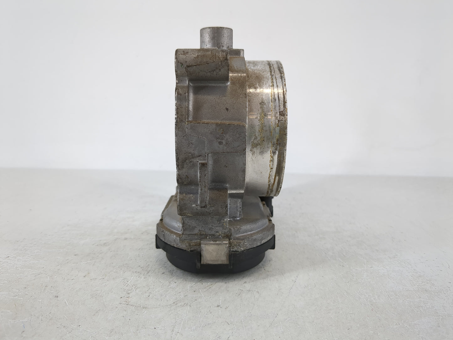 2012 Dodge Caravan Throttle Body P/N:05184349AC Fits Fits 2011 2013 2014 2015 2016 2017 2018 2019 2020 2021 2022 OEM Used Au