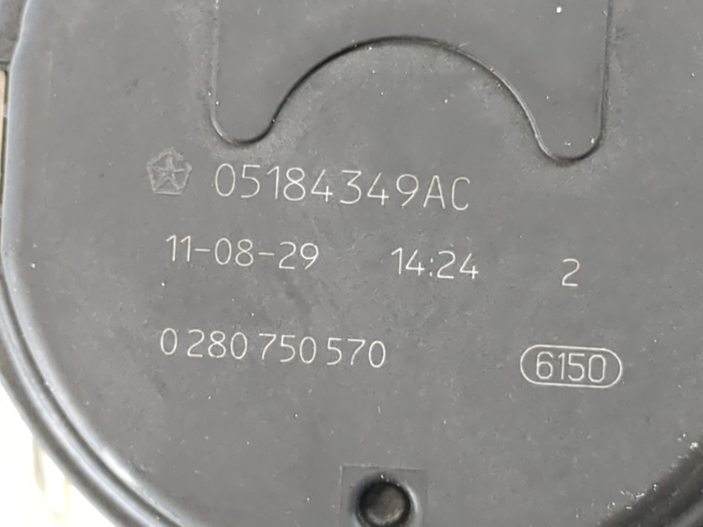 2012 Dodge Caravan Throttle Body P/N:05184349AC Fits Fits 2011 2013 2014 2015 2016 2017 2018 2019 2020 2021 2022 OEM Used Au