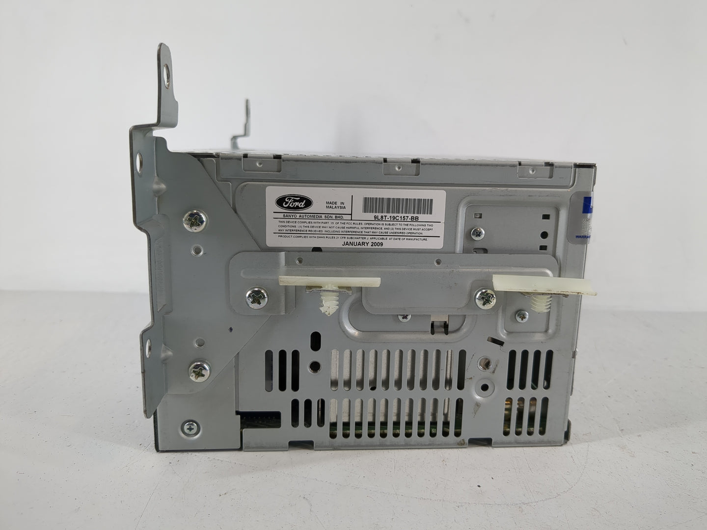 2012 Dodge Caravan Radio AM FM Cd Player Receiver Replacement P/N:9L8T-19C157-BB Fits OEM Used Auto Parts - Oemusedautoparts
