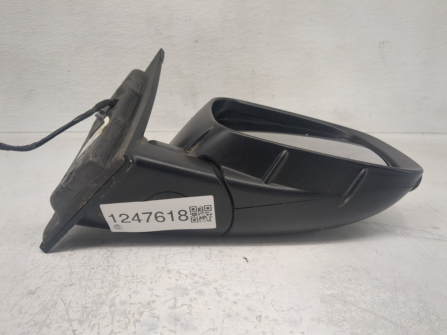 2012 Dodge Caravan Side Mirror Replacement Passenger Right View Door Mirror P/N:05113410AD Fits OEM Used Auto Parts - Oemuse