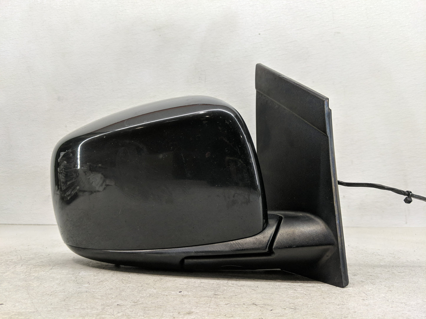 2012 Dodge Caravan Side Mirror Replacement Passenger Right View Door Mirror P/N:1AB721AVAE Fits OEM Used Auto Parts - Oemuse