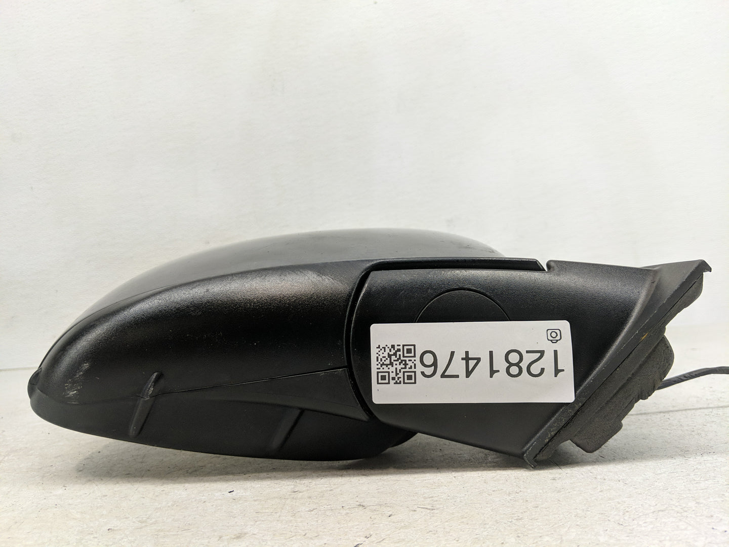 2012 Dodge Caravan Side Mirror Replacement Passenger Right View Door Mirror P/N:1AB721AVAE Fits OEM Used Auto Parts - Oemuse