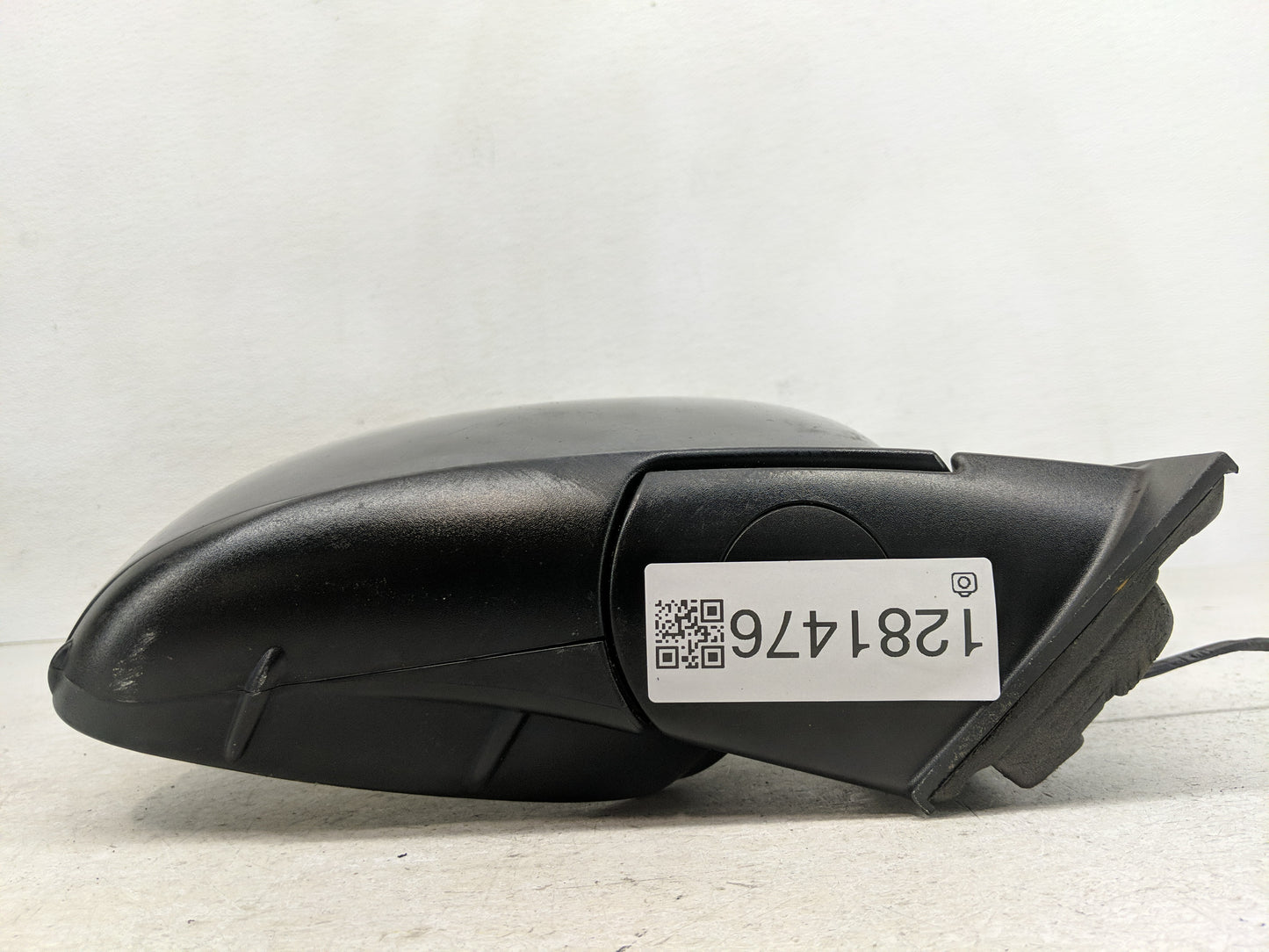 2012 Dodge Caravan Side Mirror Replacement Passenger Right View Door Mirror P/N:1AB721AVAE Fits OEM Used Auto Parts - Oemuse