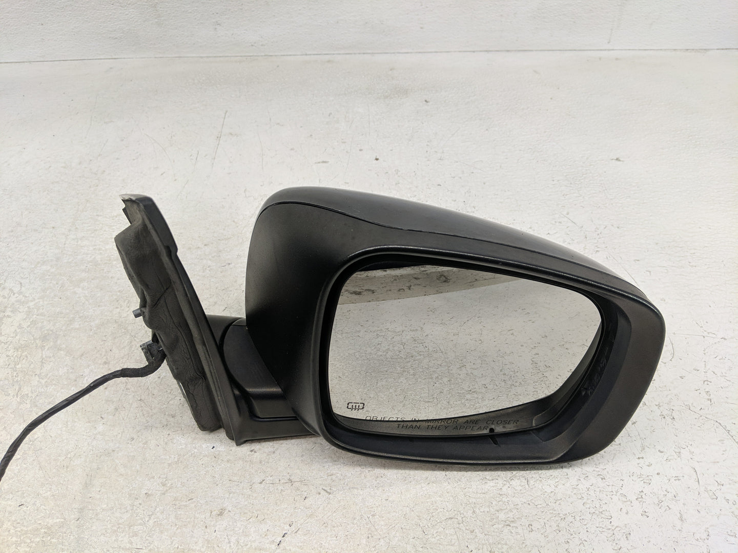 2012 Dodge Caravan Side Mirror Replacement Passenger Right View Door Mirror P/N:1AB721AVAE Fits OEM Used Auto Parts - Oemuse