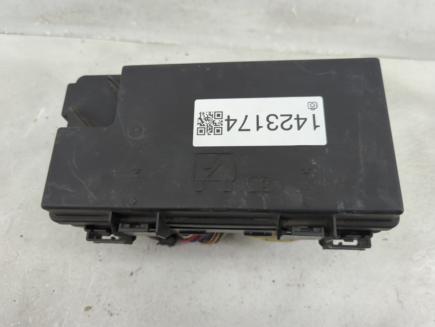 Dodge Caravan Fusebox Fuse Box Relay Module Tipm R62337-001 1423174 - Oemusedautoparts1.com
