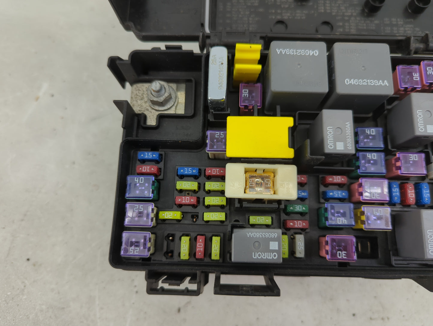 Dodge Caravan Fusebox Fuse Box Relay Module Tipm R62337-001 1423174 - Oemusedautoparts1.com