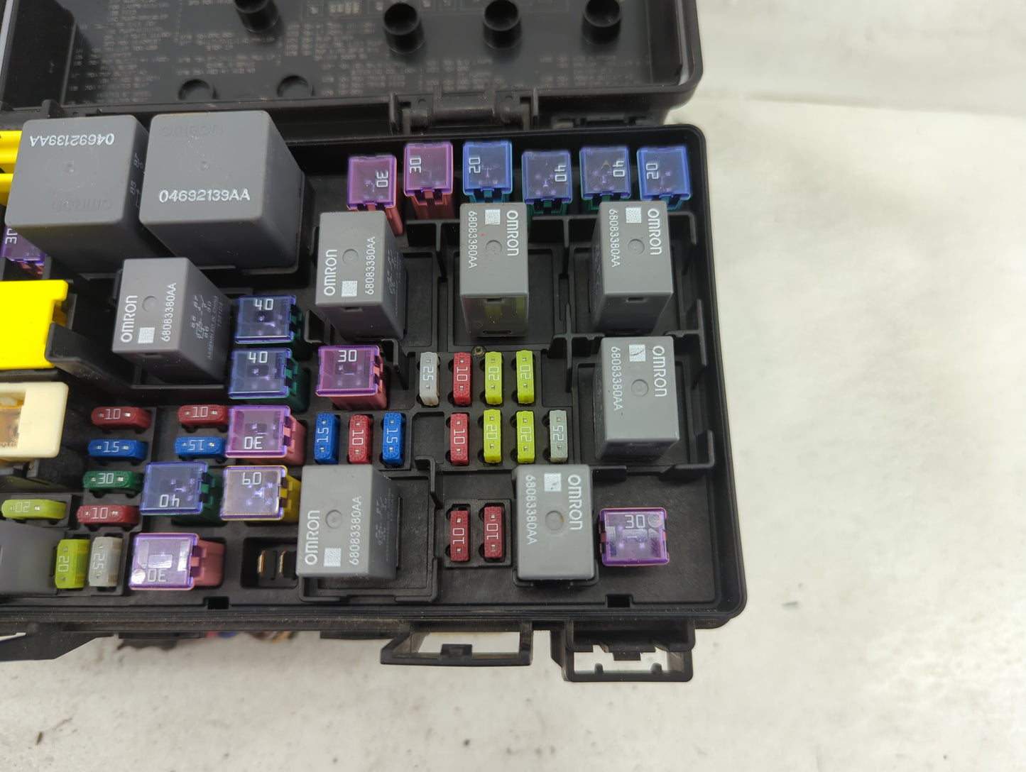 Dodge Caravan Fusebox Fuse Box Relay Module Tipm R62337-001 1423174 - Oemusedautoparts1.com