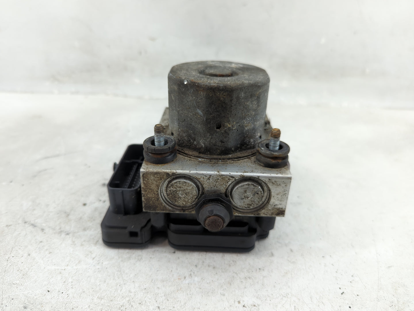 2012 Dodge Caravan ABS Pump Control Module Replacement P/N:P05154911AE Fits OEM Used Auto Parts - Oemusedautoparts1.com