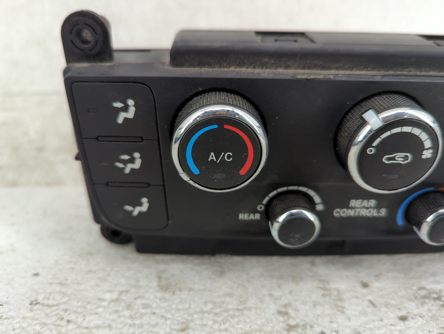 2012 Dodge Caravan Climate Control Module Temperature AC/Heater Replacement P/N:P55111240AF Fits OEM Used Auto Parts - Oemus