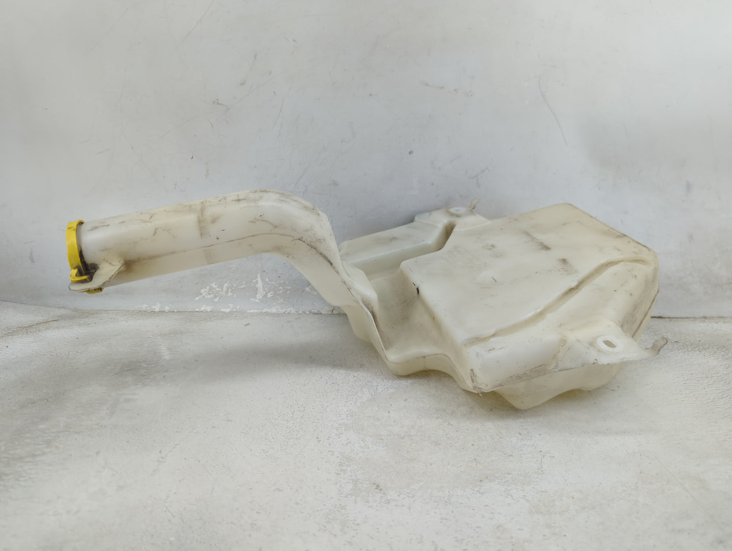 Dodge Caravan Windshield Washer Fluid Reservoir Bottle Oem 1459440 - Oemusedautoparts1.com