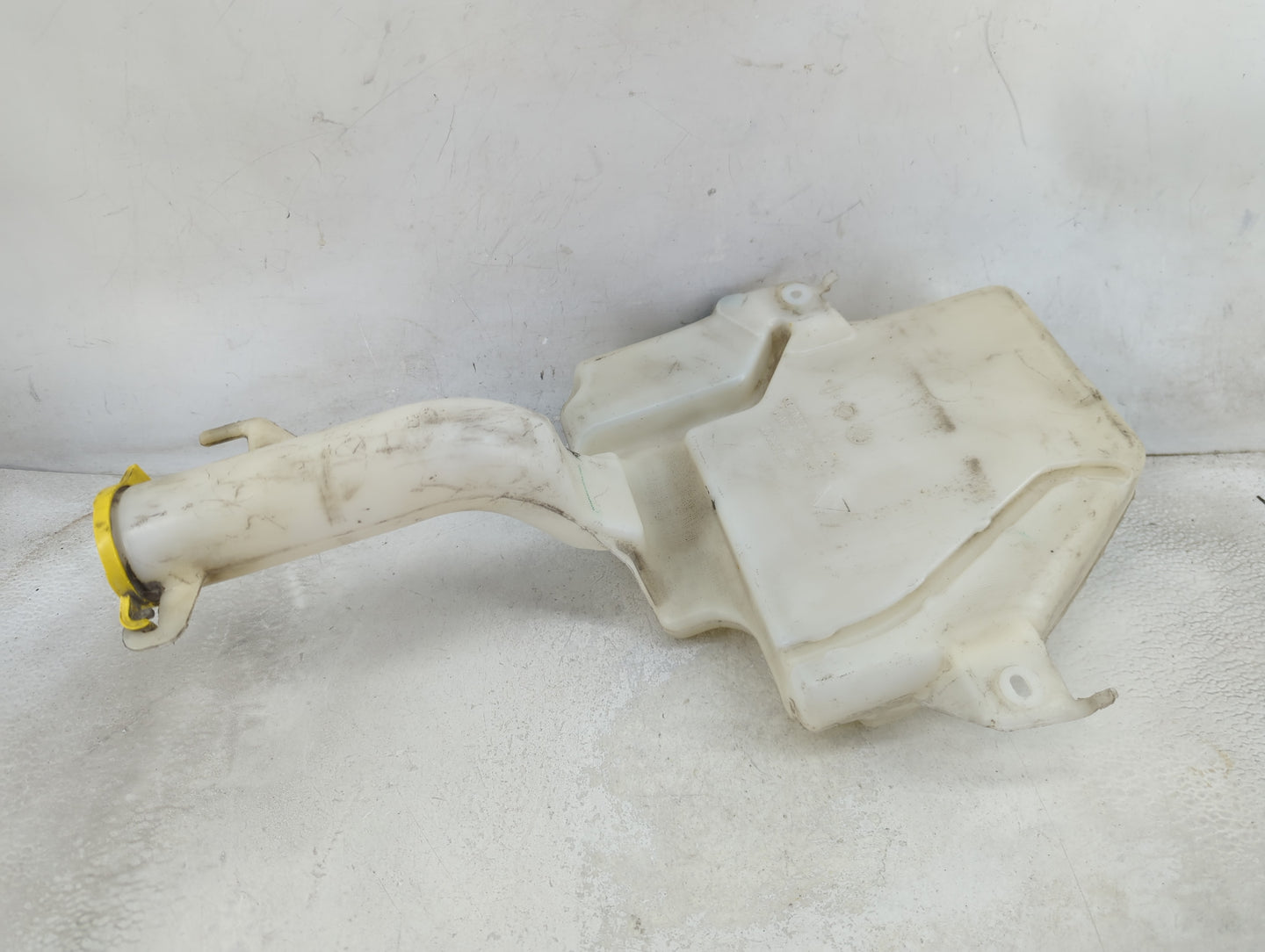 Dodge Caravan Windshield Washer Fluid Reservoir Bottle Oem 1459440 - Oemusedautoparts1.com
