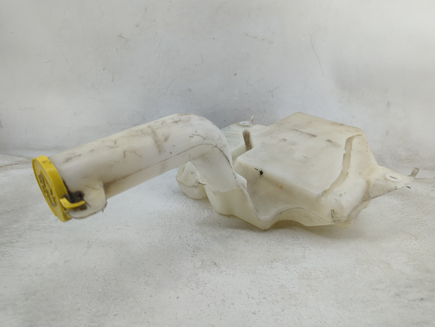 Dodge Caravan Windshield Washer Fluid Reservoir Bottle Oem 1459440 - Oemusedautoparts1.com