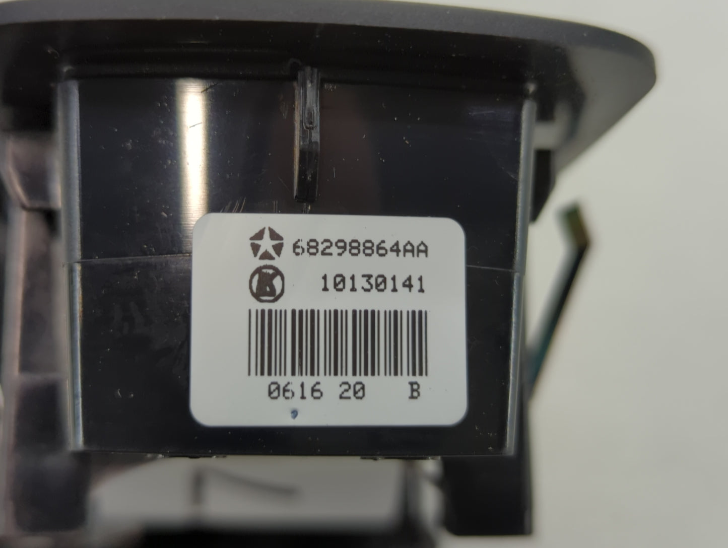 2012 Dodge Caravan Passenger Right Power Window Switch - Oemusedautoparts1.com