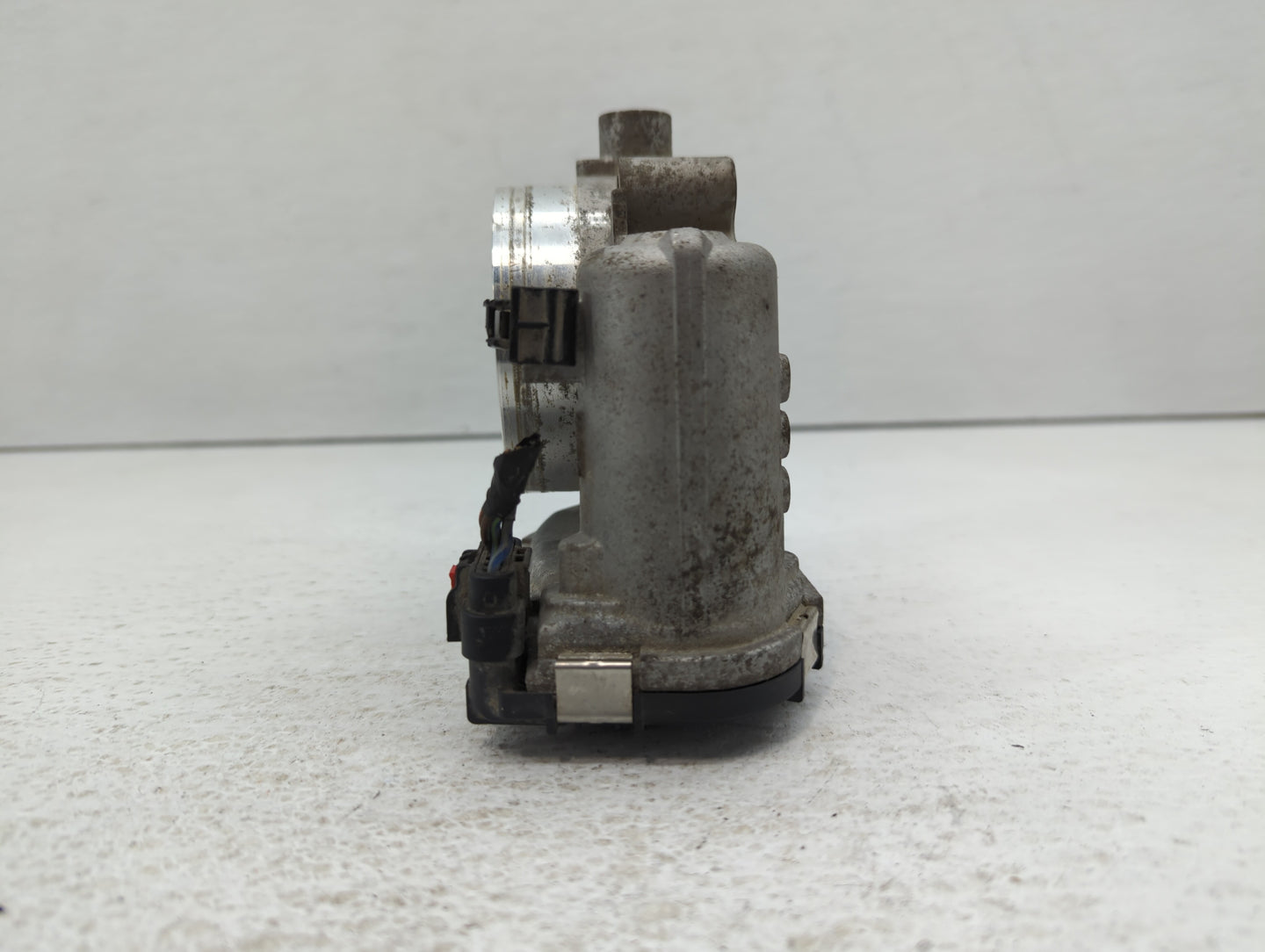 2012 Dodge Caravan Throttle Body P/N:05184349AC Fits Fits 2011 2013 2014 2015 2016 2017 2018 2019 2020 2021 2022 OEM Used Au