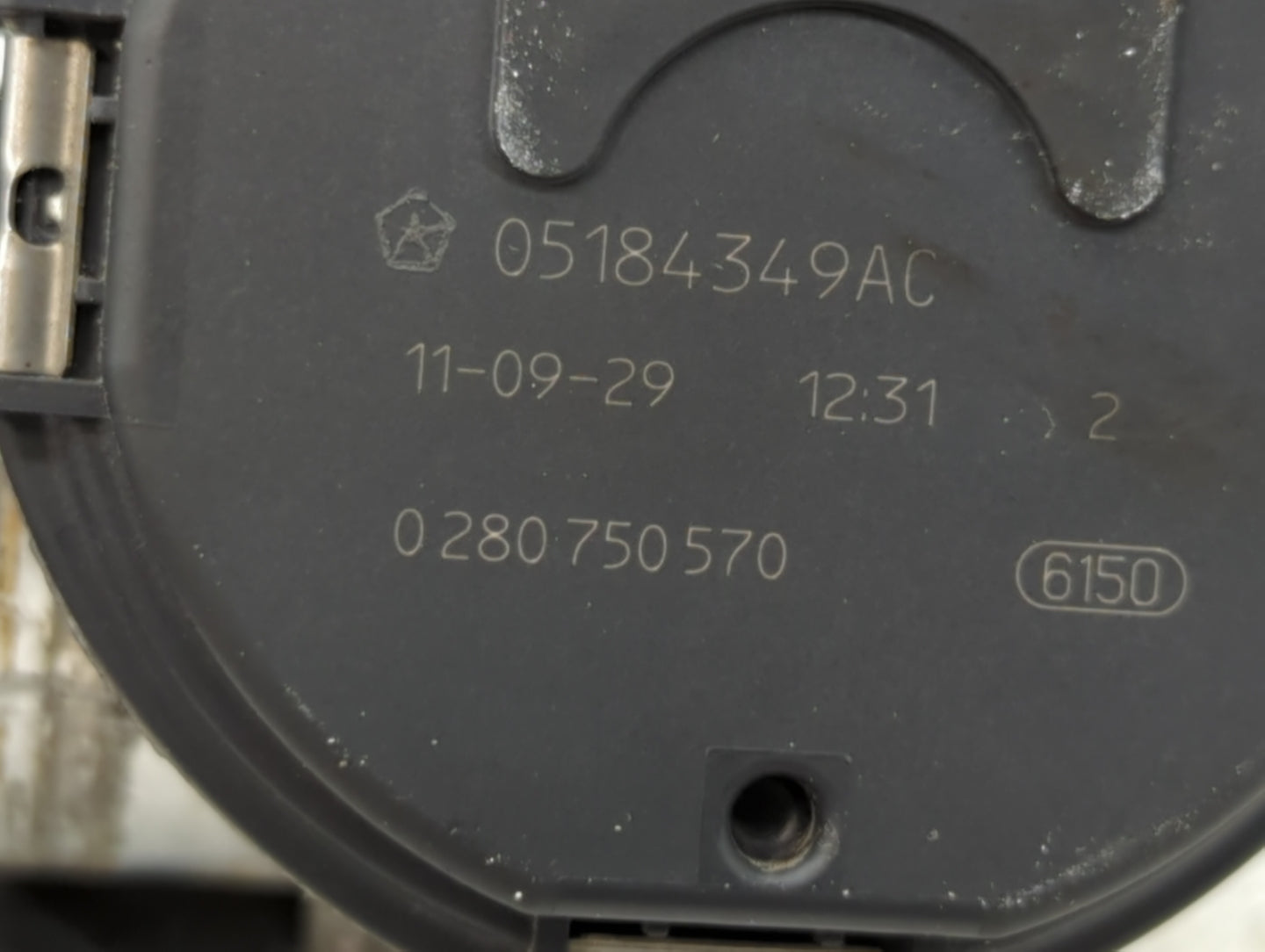 2012 Dodge Caravan Throttle Body P/N:05184349AC Fits Fits 2011 2013 2014 2015 2016 2017 2018 2019 2020 2021 2022 OEM Used Au