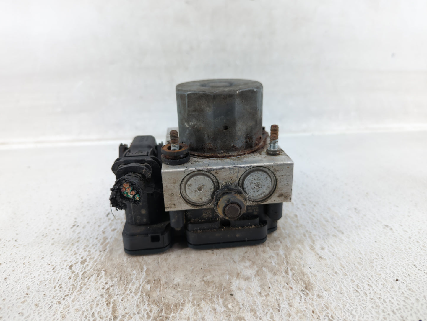 2012 Dodge Caravan ABS Pump Control Module Replacement P/N:P05154911AE Fits OEM Used Auto Parts - Oemusedautoparts1.com