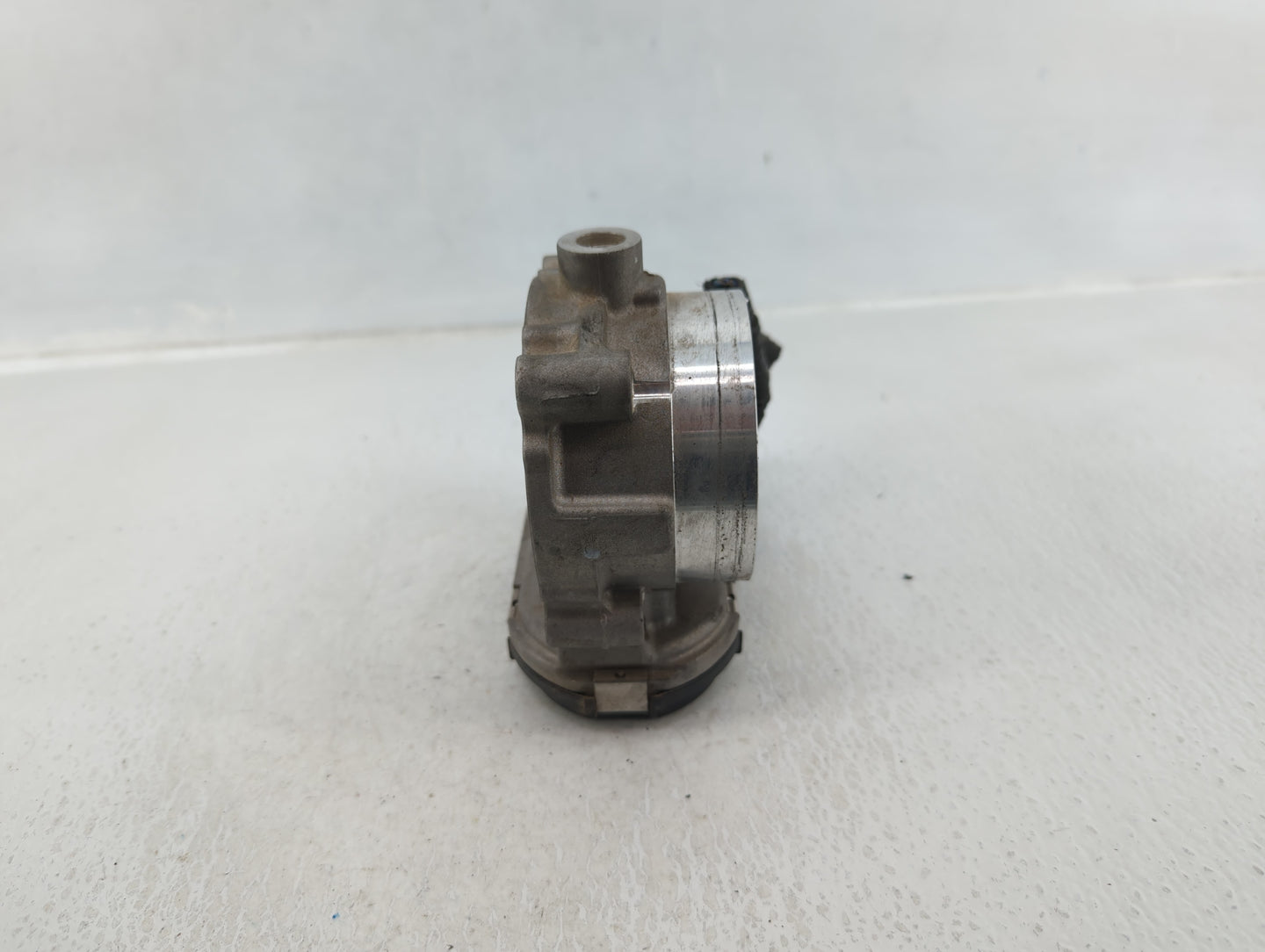 2012 Dodge Caravan Throttle Body P/N:05184349AE Fits Fits 2011 2013 2014 2015 2016 2017 2018 2019 2020 2021 2022 OEM Used Au