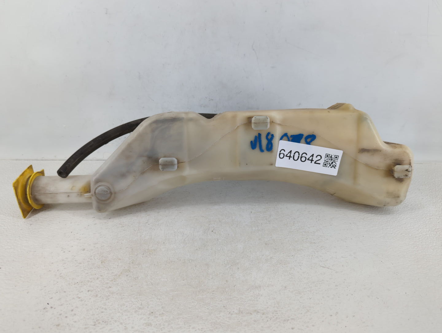 Dodge Caravan Windshield Washer Fluid Reservoir Bottle Oem - Oemusedautoparts1.com