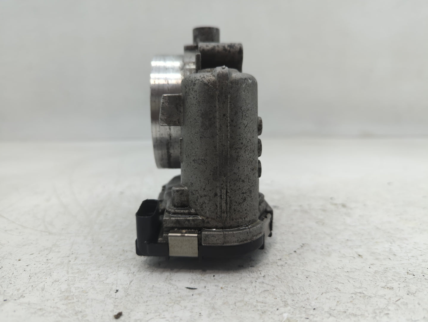 2012 Dodge Caravan Throttle Body P/N:05184349AC Fits Fits 2011 2013 2014 2015 2016 2017 2018 2019 2020 2021 2022 OEM Used Au