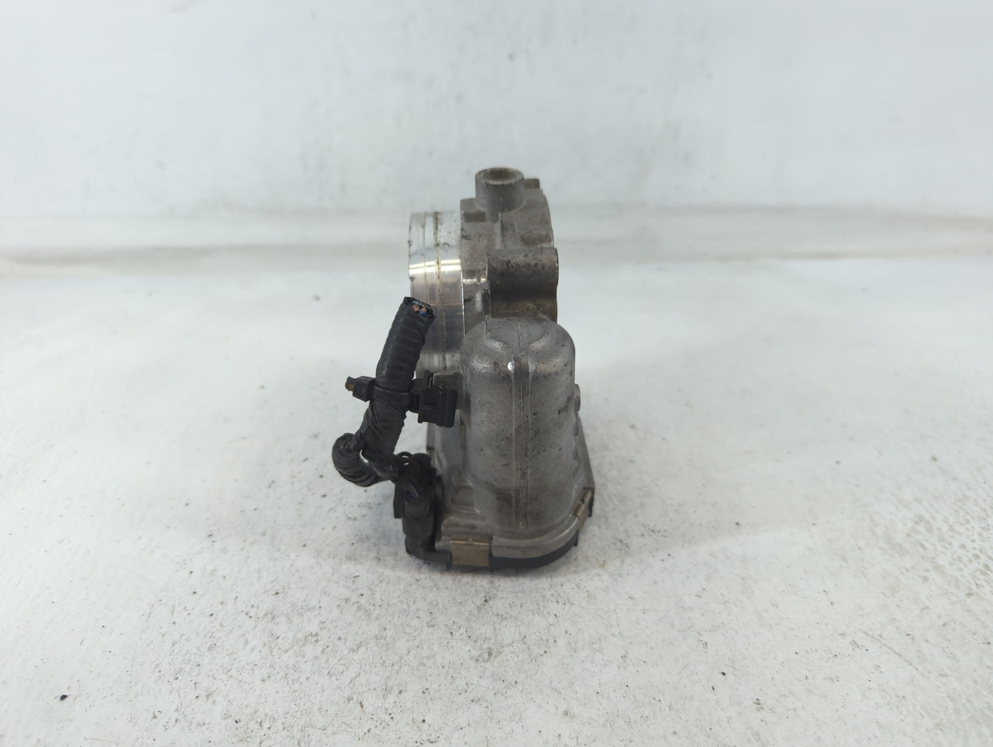 2012 Dodge Caravan Throttle Body P/N:0 280 750 570 05184349AC Fits Fits 2011 2013 2014 2015 2016 2017 2018 2019 2020 2021 20