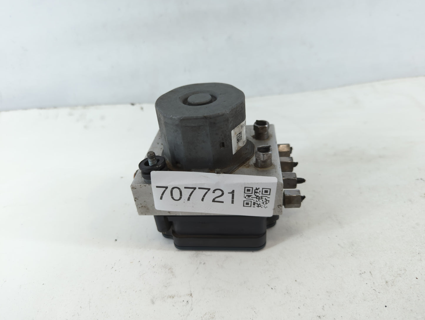 2012 Dodge Caravan ABS Pump Control Module Replacement P/N:P05154911AE Fits OEM Used Auto Parts - Oemusedautoparts1.com