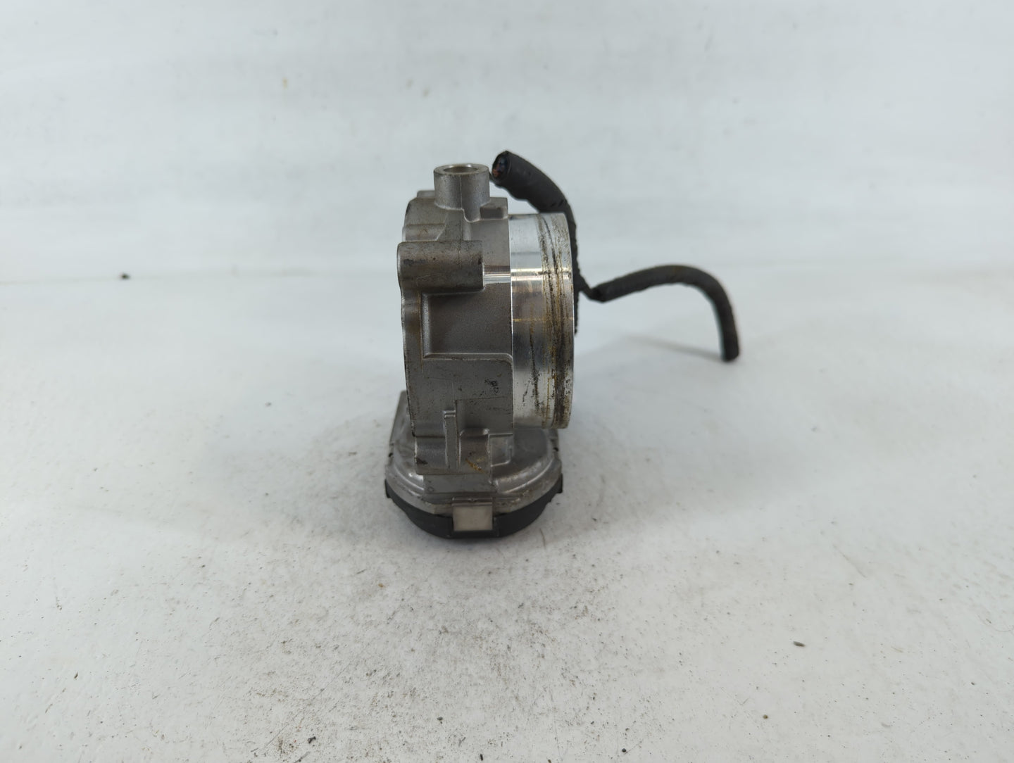 2012 Dodge Caravan Throttle Body P/N:05184349AC Fits Fits 2011 2013 2014 2015 2016 2017 2018 2019 2020 2021 2022 OEM Used Au