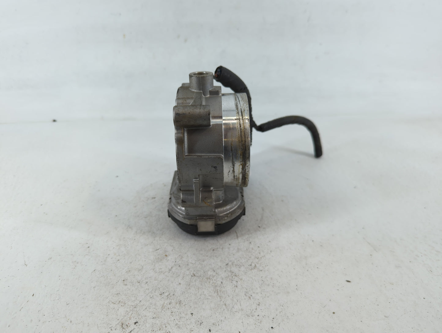 2012 Dodge Caravan Throttle Body P/N:05184349AC Fits Fits 2011 2013 2014 2015 2016 2017 2018 2019 2020 2021 2022 OEM Used Au