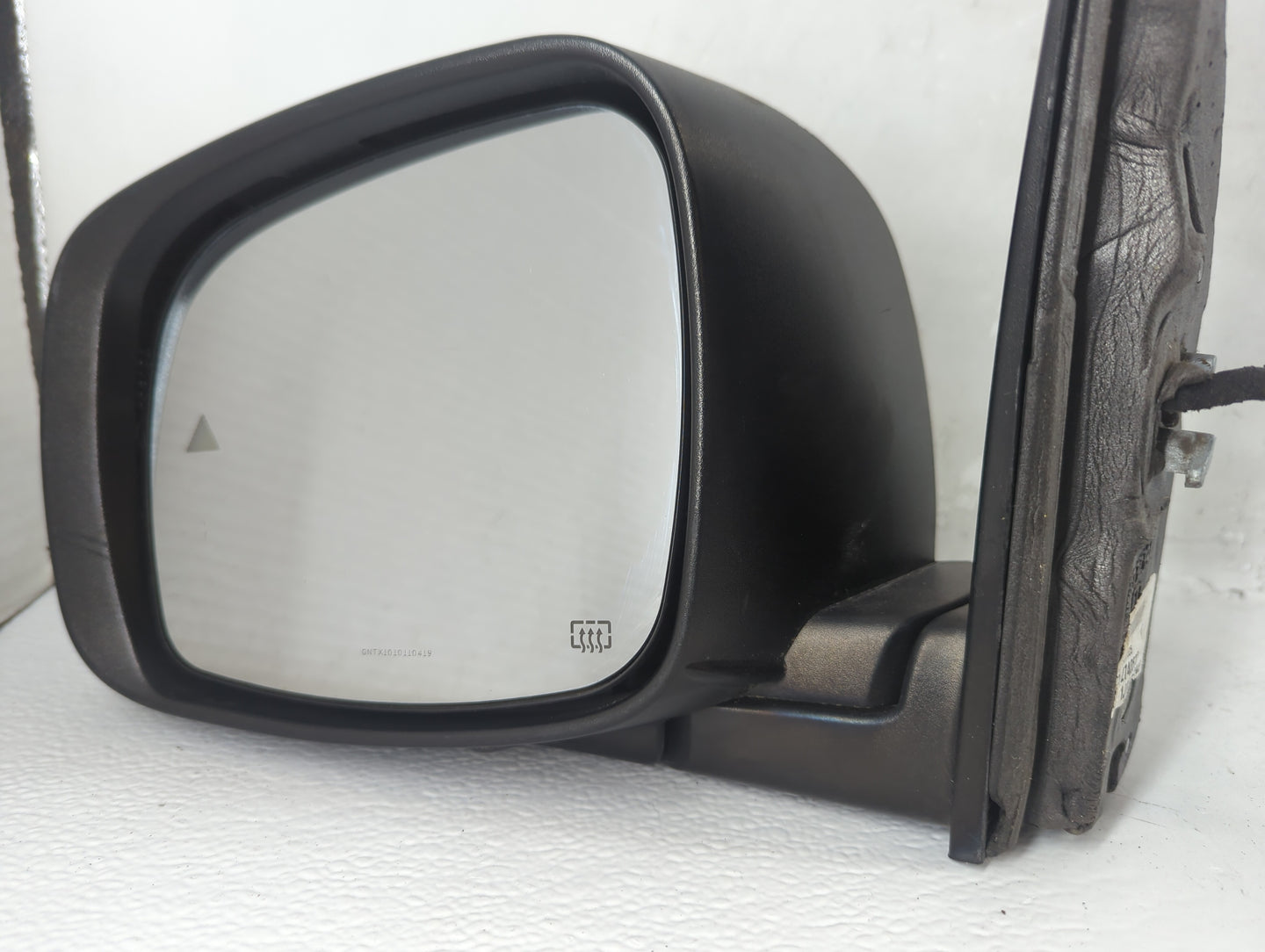 2012 Dodge Caravan Driver Side View Mirror - Left Door Mirror OEM Used - Oemusedautoparts1.com