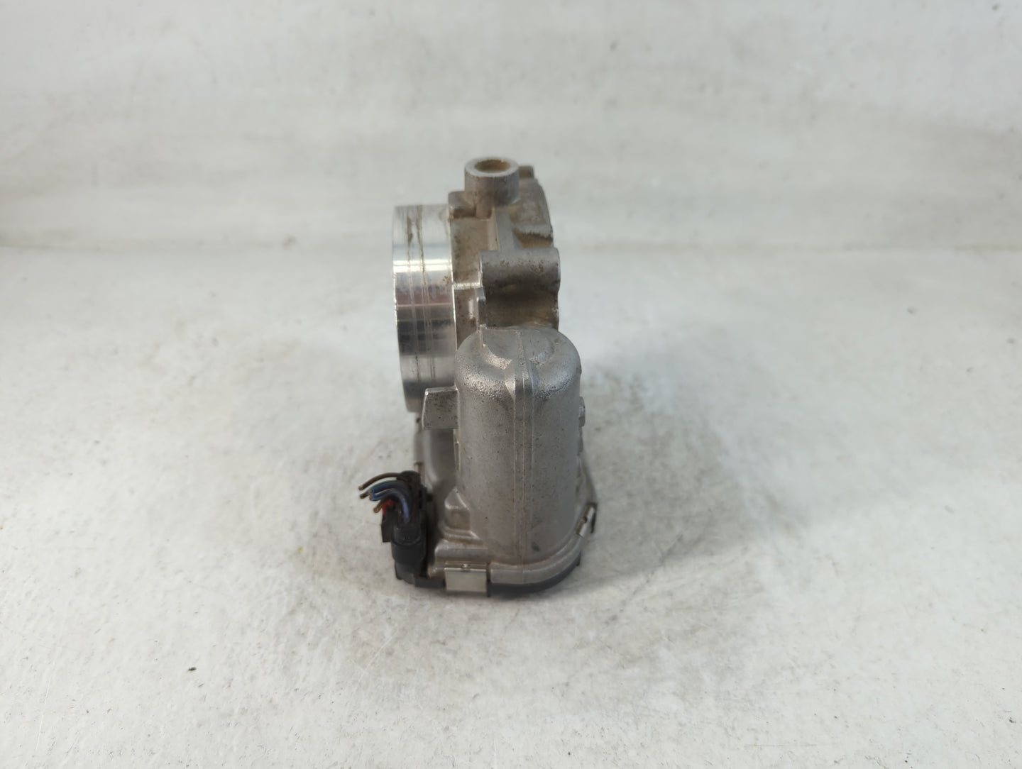 2012 Dodge Caravan Throttle Body P/N:05184349AC Fits Fits 2011 2013 2014 2015 2016 2017 2018 2019 2020 2021 2022 OEM Used Au
