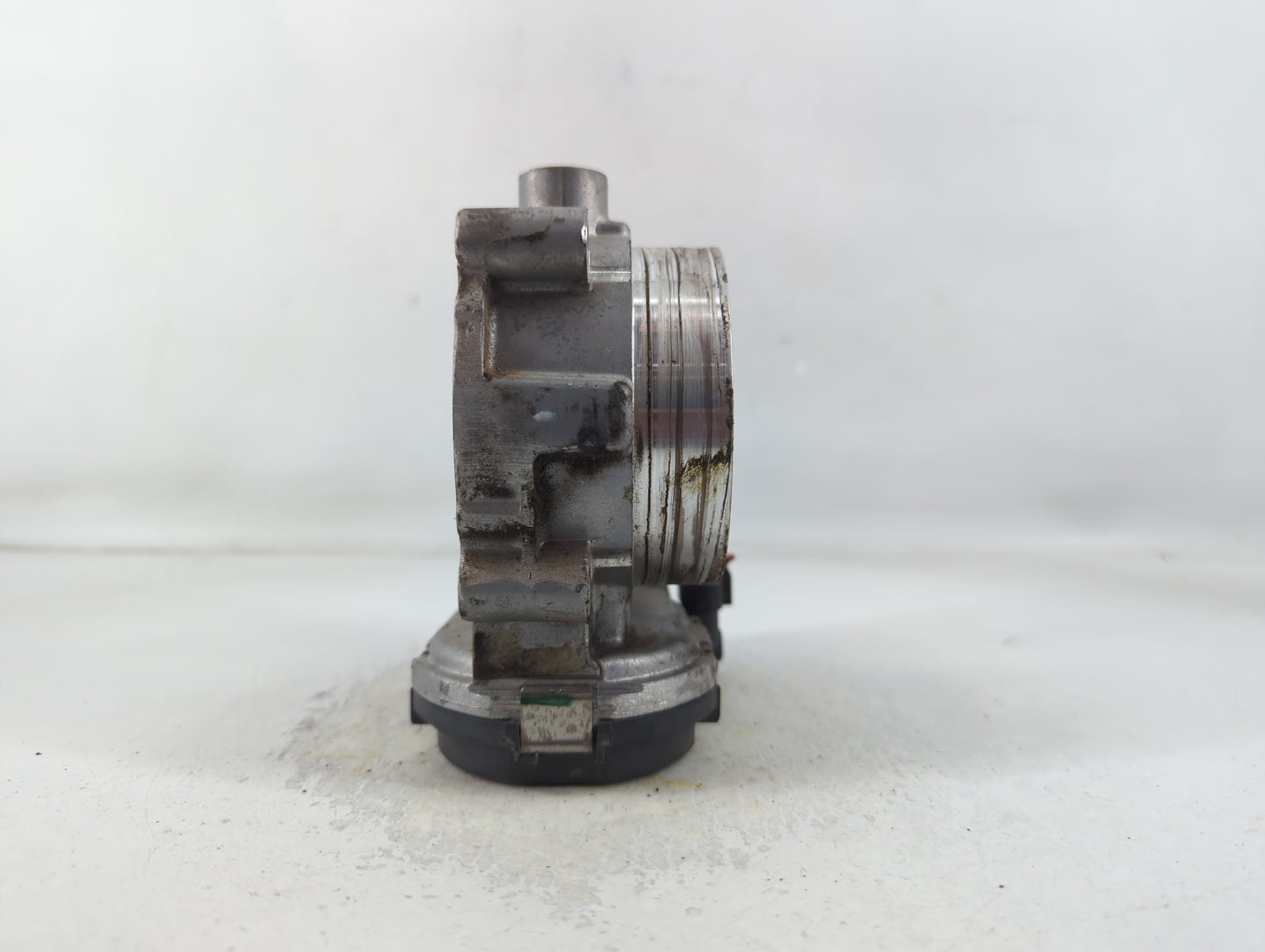 2012 Dodge Caravan Throttle Body P/N:05184349AC Fits Fits 2011 2013 2014 2015 2016 2017 2018 2019 2020 2021 2022 OEM Used Au