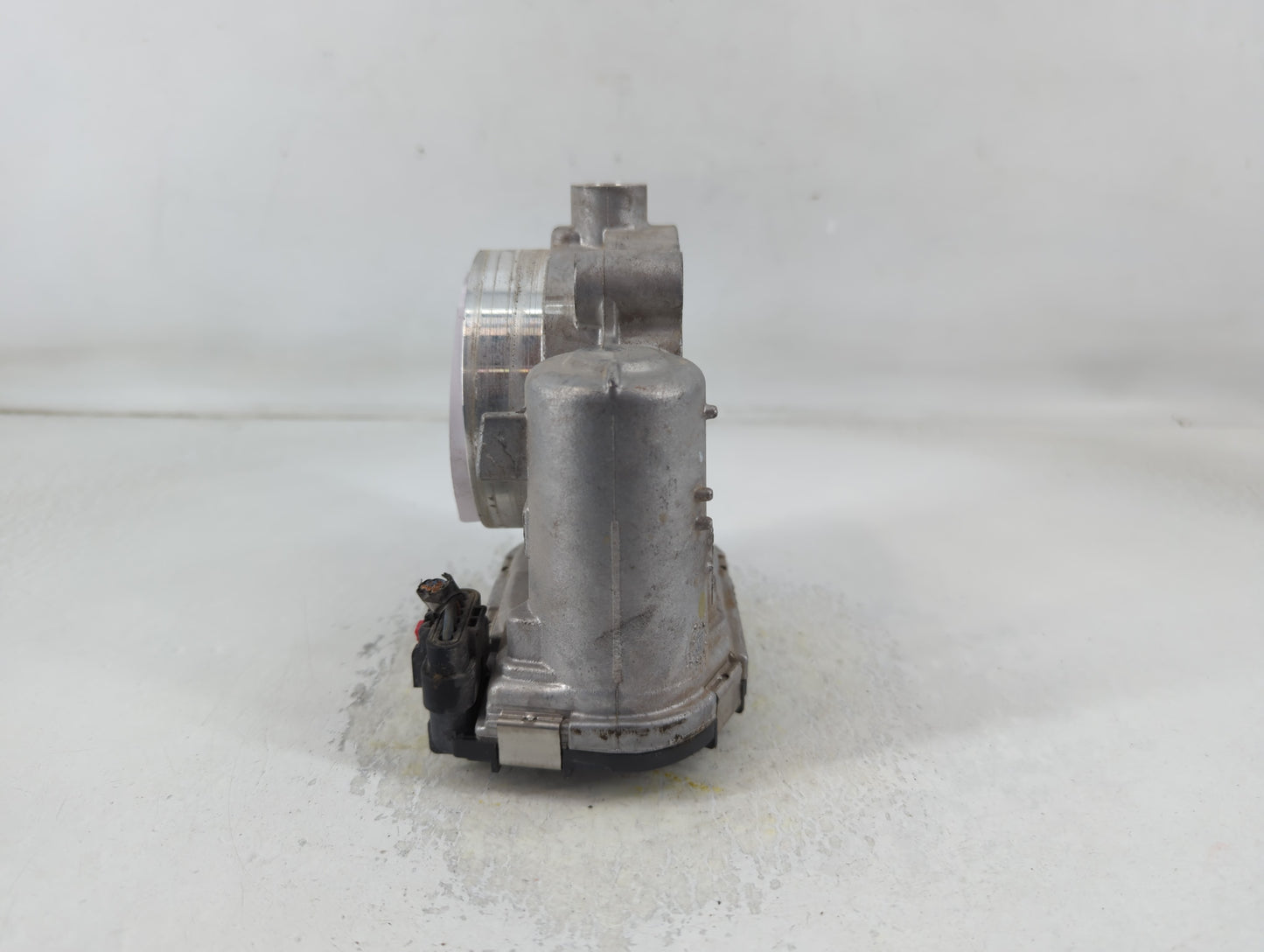 2012 Dodge Caravan Throttle Body P/N:05184349AC Fits Fits 2011 2013 2014 2015 2016 2017 2018 2019 2020 2021 2022 OEM Used Au