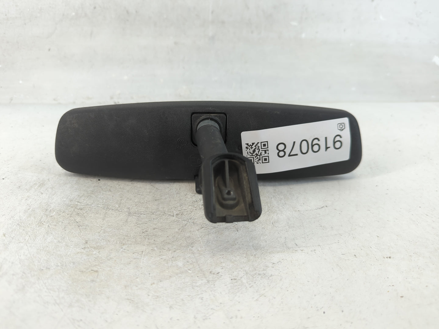 2012 Dodge Caravan Interior Rear View Mirror Replacement OEM P/N:E8011083 Fits OEM Used Auto Parts - Oemusedautoparts1.com
