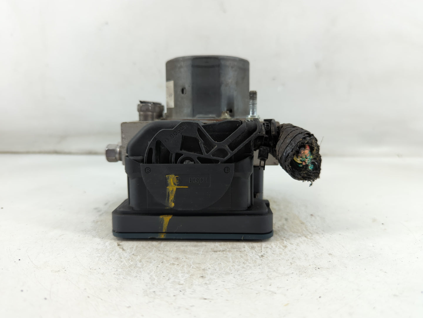 2012 Dodge Caravan ABS Pump Control Module Replacement P/N:P05154911AE Fits OEM Used Auto Parts - Oemusedautoparts1.com