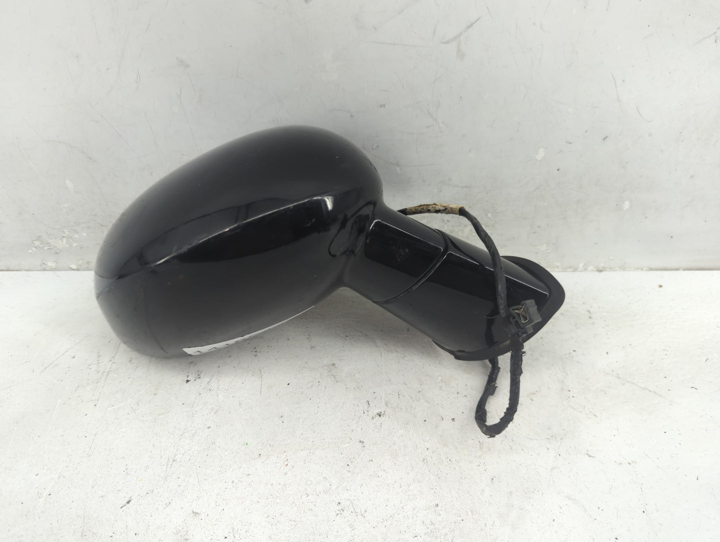 2011-2013 Dodge Challenger Passenger Side View Mirror - Right Door Mirror OEM Used - Oemusedautoparts1.com