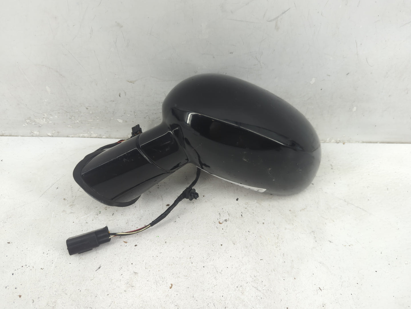 2011-2013 Dodge Challenger Driver Side View Mirror - Left Door Mirror OEM Used - Oemusedautoparts1.com