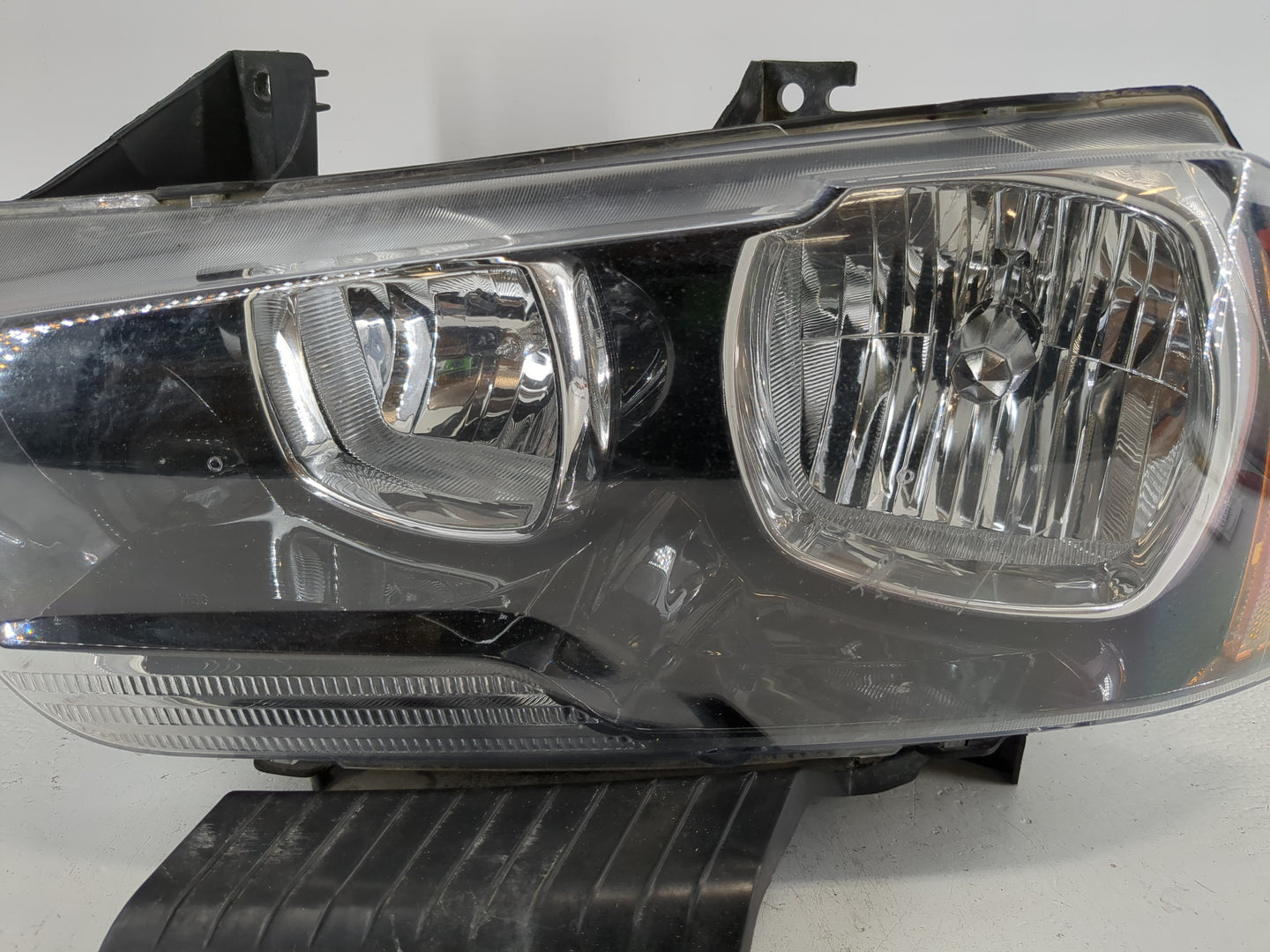 2011-2014 Dodge Charger Driver Left Oem Head Light Headlight Lamp - Oemusedautoparts1.com
