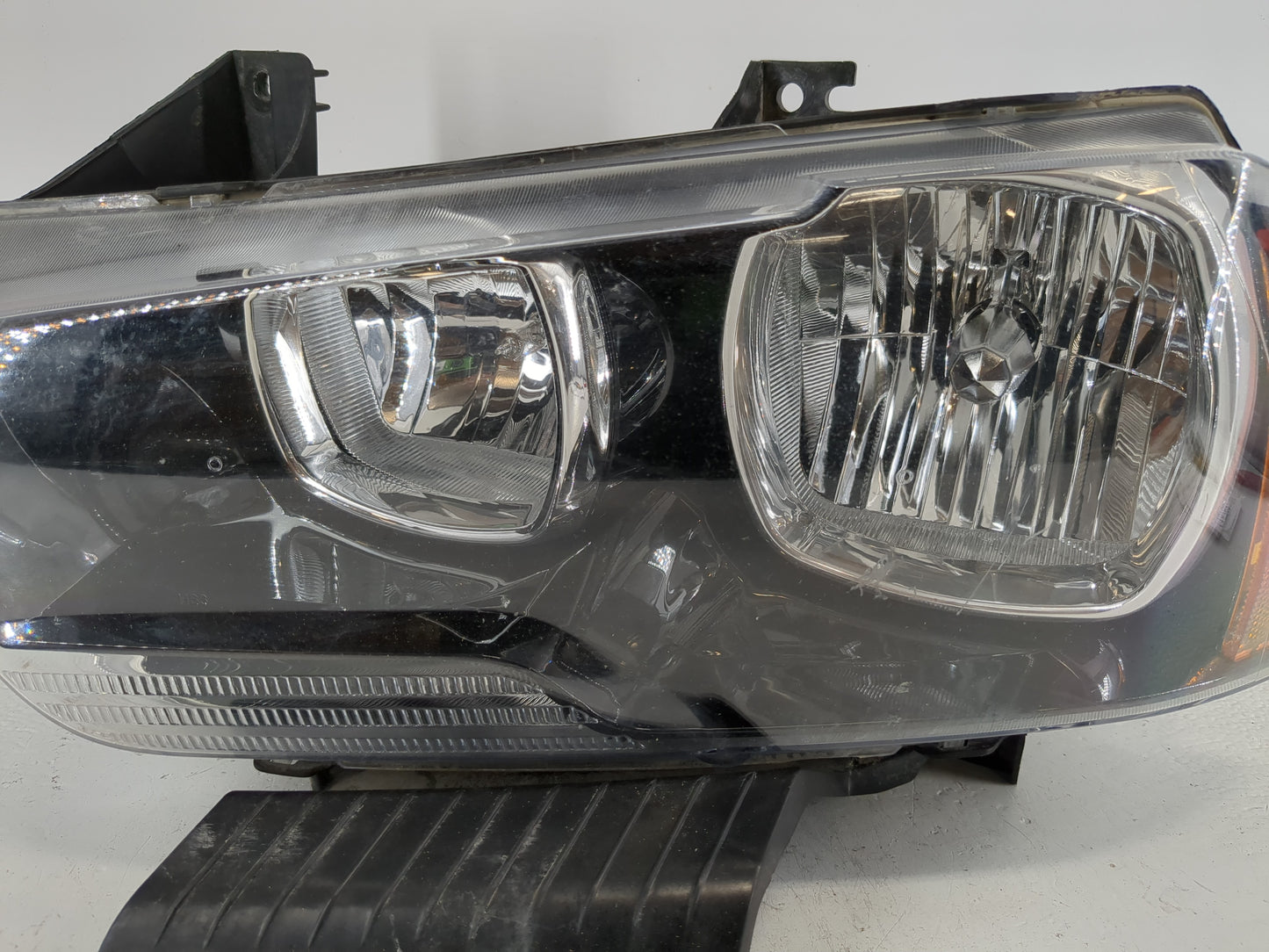 2011-2014 Dodge Charger Driver Left Oem Head Light Headlight Lamp - Oemusedautoparts1.com