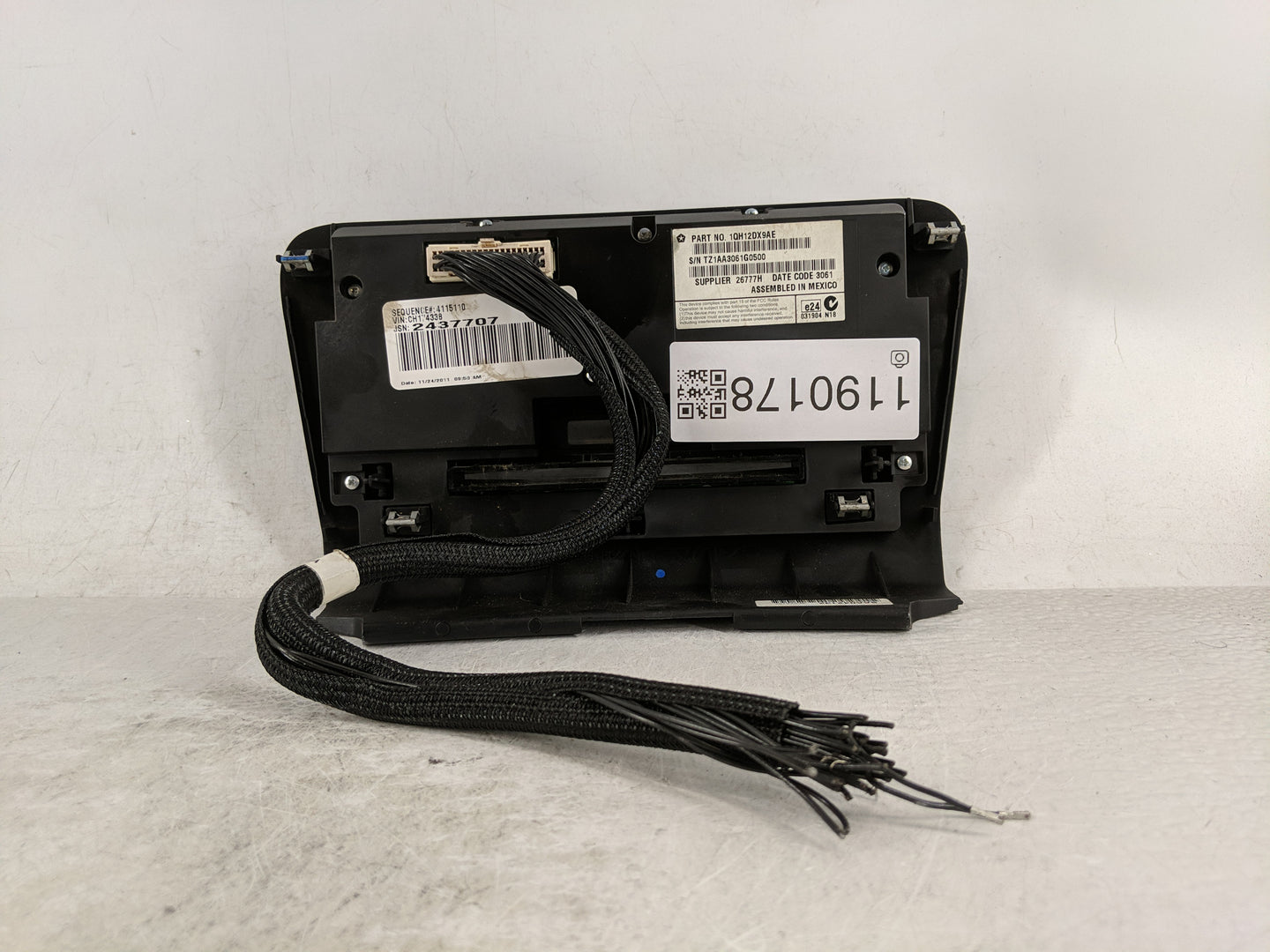 2011-2014 Dodge Charger Climate Control Module Temperature AC/Heater Replacement P/N:1QH12DX9AE Fits Fits 2011 2012 2013 201