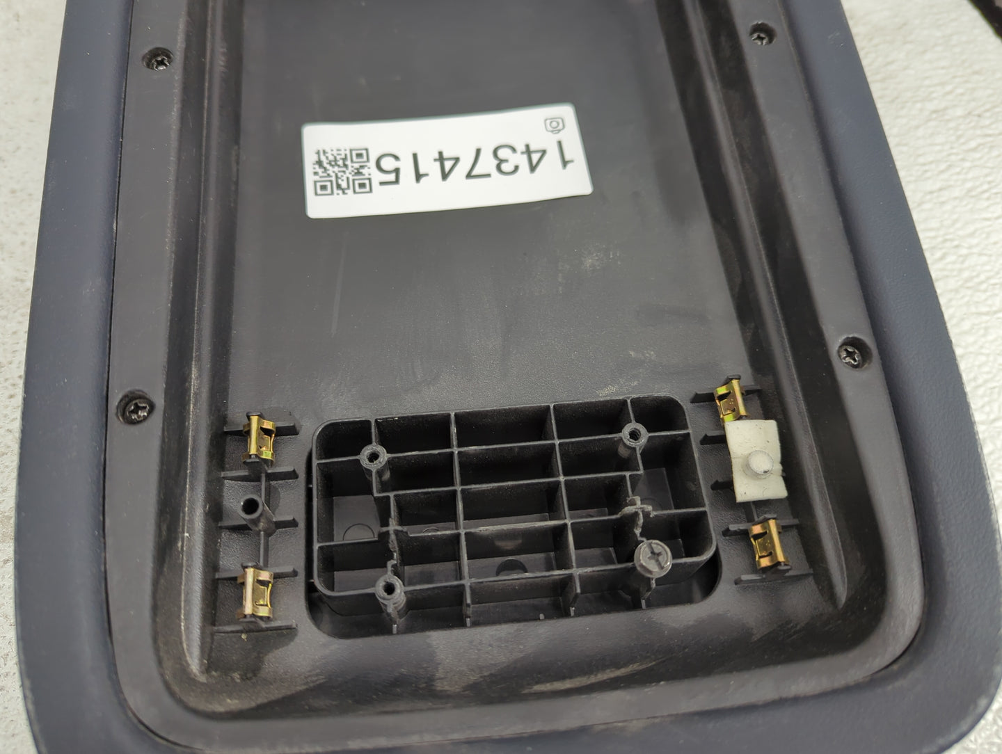 2012 Dodge Charger Center Console Armrest Cover Lid Fits OEM Used Auto Parts - Oemusedautoparts1.com