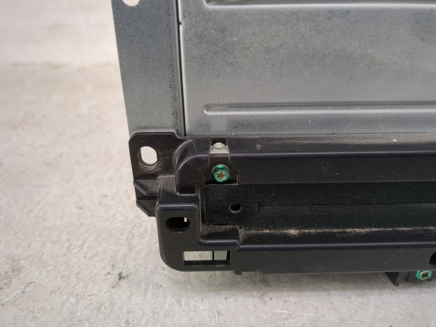 2012 Dodge Charger Radio AM FM Cd Player Receiver Replacement P/N:P05091411AB A2C53398982200 Fits OEM Used Auto Parts - Oemu